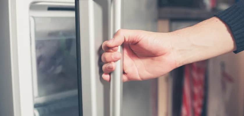 Jak rozmrozić zamrażarkę? Poradnik eksperta: szybko i bezpiecznie!