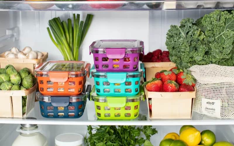 Jak układać jedzenie w lodówce? Sekrety świeżości i oszczędności